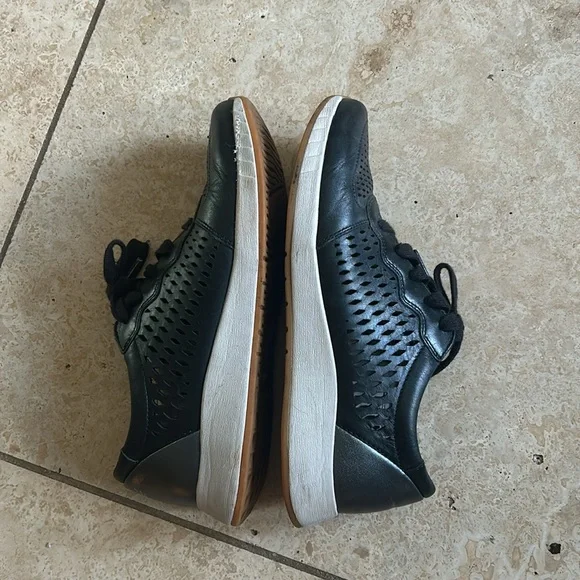 Dansko leather tennis shoes in GUC - Picture 6 of 7